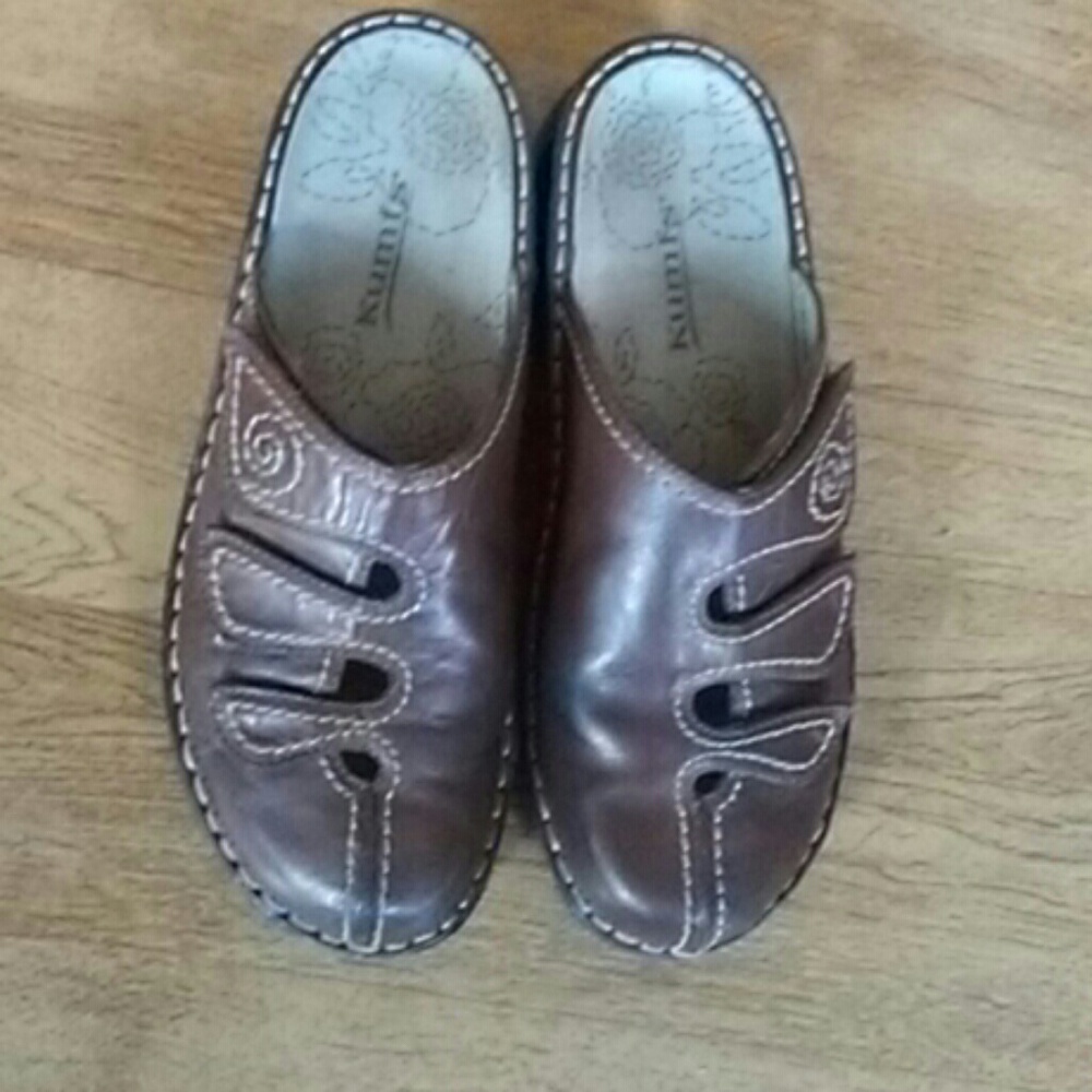 Kumfs Mules